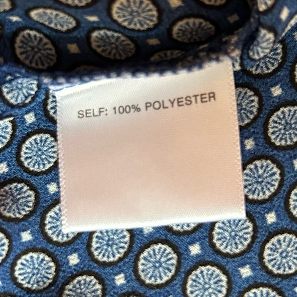 Rose & Olive blouse size Small navy, blue, and white dots pattern , sleeveless - Picture 6 of 6